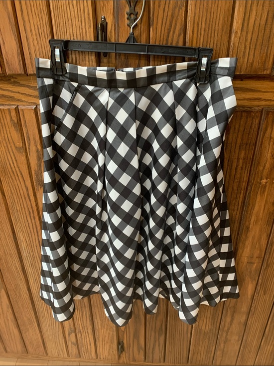 Talbots Dresses & Skirts - Talbot skirt size 8 Petite fully lined
Black and white check